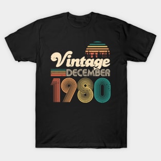 40th birthday gifts for men and women December 1980 gift 40 T-Shirt